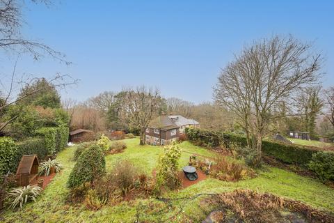 3 bedroom end of terrace house for sale, London Road, Crowborough