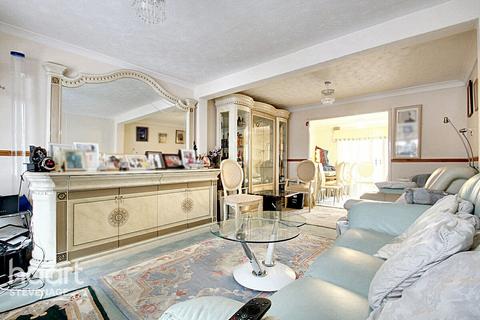 58 Briardale, Stevenage, SG1 1TR