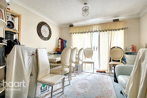58 Briardale, Stevenage, SG1 1TR