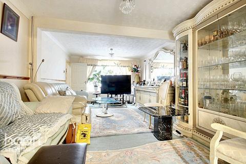 58 Briardale, Stevenage, SG1 1TR