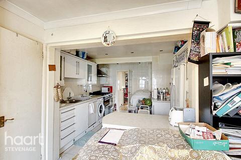 58 Briardale, Stevenage, SG1 1TR