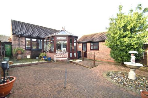 3 bedroom detached bungalow for sale, Woodfield Road, Holt NR25