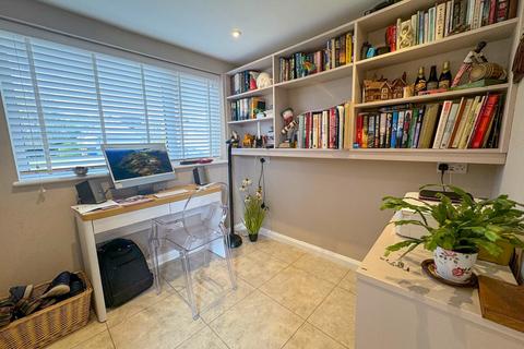 3 bedroom detached house to rent, Westgarth Gardens, Bury St. Edmunds