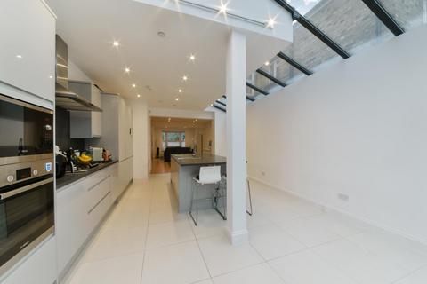 3 bedroom terraced house for sale, Saville Road, London, E16