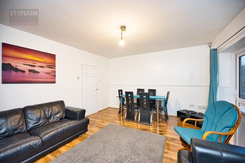 3 bedroom maisonette to rent, Robinia Close, Redbridge, Hainault, Ilford, Essex, IG6