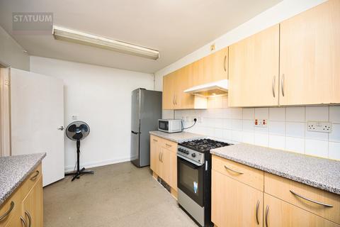 3 bedroom maisonette to rent, Robinia Close, Redbridge, Hainault, Ilford, Essex, IG6