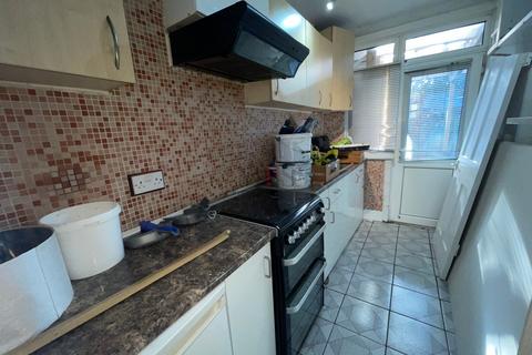 3 bedroom house to rent, Windsor Road, Southall, UB2