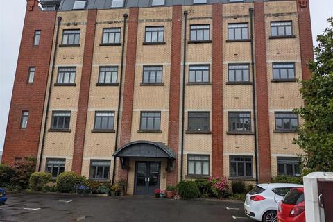 2 bedroom apartment to rent, HTP Apartments, Truro TR1