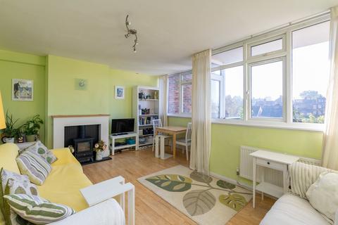 3 bedroom maisonette for sale, Cotmandene, Dorking