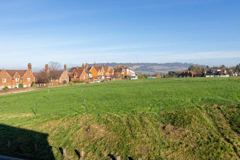 3 bedroom maisonette for sale, Cotmandene, Dorking