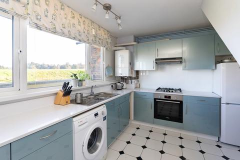 3 bedroom maisonette for sale, Cotmandene, Dorking