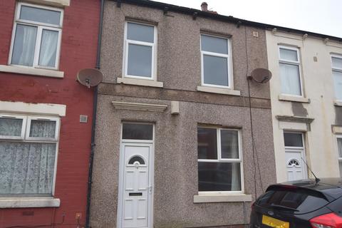 3 bedroom terraced house to rent, Crossland Road, Blackpool