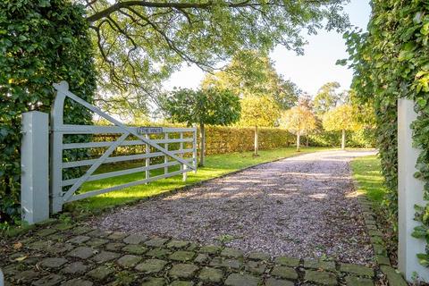 5 bedroom detached house for sale, Chester Lane, Saighton