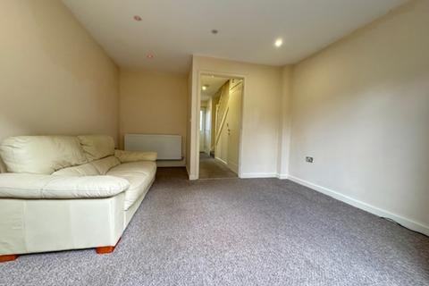 2 bedroom end of terrace house to rent, Grove Road, Luton LU1