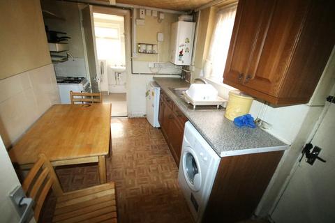 3 bedroom terraced house for sale, Baxendale  Street, Bethnal Green