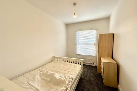 1 bedroom apartment to rent, West Green Road, London N15