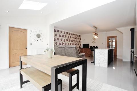 41 Acer Drive, West End, Woking, GU24 9XJ