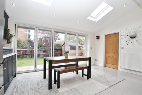 41 Acer Drive, West End, Woking, GU24 9XJ