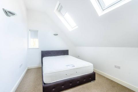 2 bedroom flat to rent, Monks Orchard Road, West Wickham, Beckenham, BR3