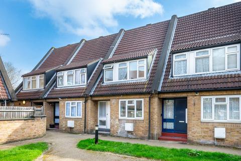 3 bedroom house to rent, Griffin Close, Willesden Green, London, NW10