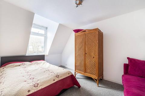 3 bedroom house to rent, Griffin Close, Willesden Green, London, NW10