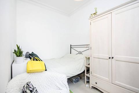 2 bedroom flat for sale, Belgrave Gardens, St John's Wood, London, NW8