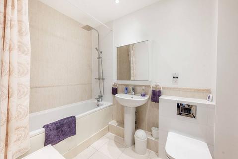 2 bedroom flat for sale, Lady Aylesford Avenue, Stanmore, HA7