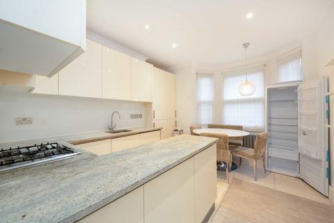 4 bedroom flat to rent, Essendine Road, London W9