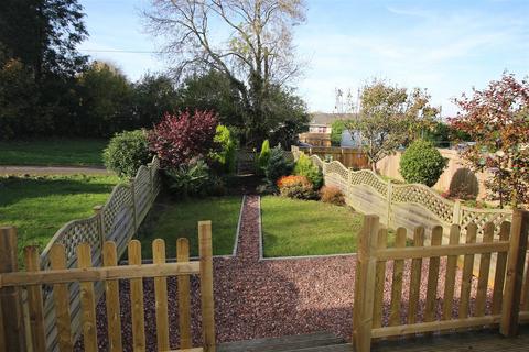 3 bedroom terraced house to rent, Rashleigh Avenue, Saltash