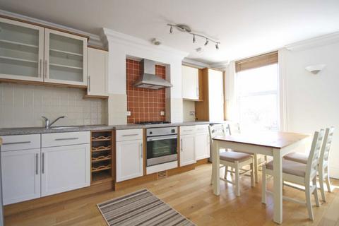 2 bedroom flat to rent, Ducie Street, London SW4