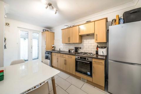 3 bedroom house to rent, Priory Grove, London SW8