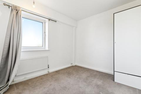 2 bedroom flat to rent, Upper Richmond Road, London, Putney