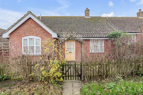 2 bedroom detached bungalow for sale, Rectory Green, Halesworth