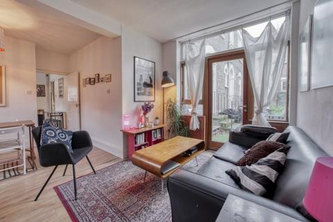 2 bedroom flat to rent, Massie Road, Hackney E8