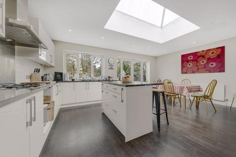 3 bedroom end of terrace house for sale, Dorchester Avenue, Bexley