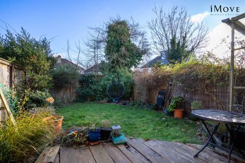 10 Bargrove Crescent, London, SE6 4LD