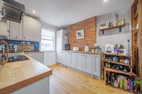 2 bedroom flat for sale, Merchland Road, London SE9