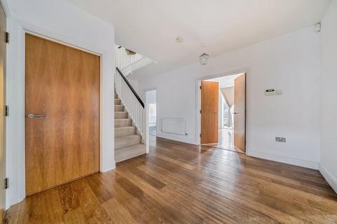 3 Oscar Close, Purley, CR8 2LU