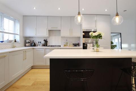 6 Woolbrook Road, Crayford, Dartford, DA1 3RD