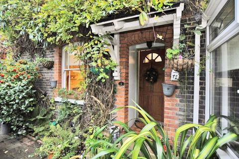 3 bedroom semi-detached house for sale, Penenden Heath, MAIDSTONE, ME14 2AJ