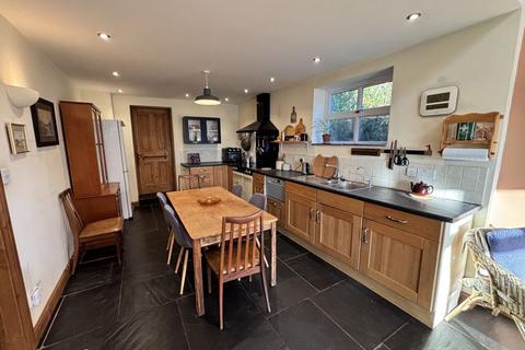 4 bedroom detached house for sale, Llanwenarth, Abergavenny