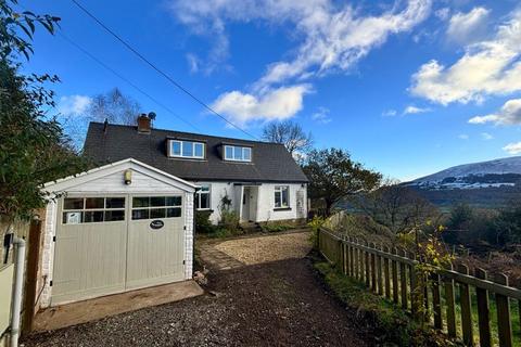 4 bedroom detached house for sale, Llanwenarth, Abergavenny