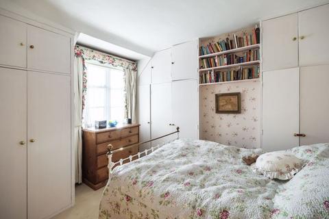 36 Hogarth Hill, London, NW11 6BA
