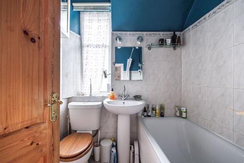 36 Hogarth Hill, London, NW11 6BA