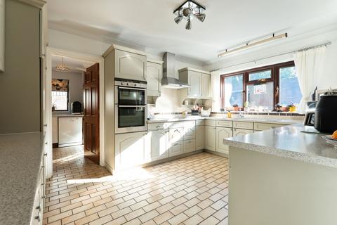 4 bedroom detached house for sale, Old Castle Road, Salisbury SP1