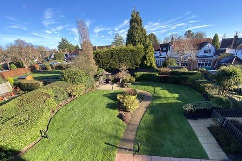 1 bedroom apartment for sale, Elisabeth Court, Lichfield Road, Four Oaks, Sutton Coldfield, B74 4BH