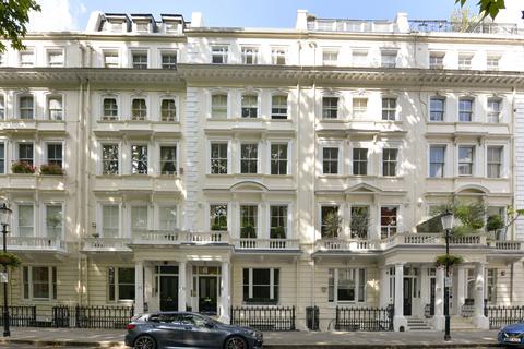 2 bedroom flat for sale, Cornwall Gardens, South Kensington, London