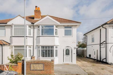 3 bedroom semi-detached house for sale, Elizabeth Avenue, Christchurch BH23