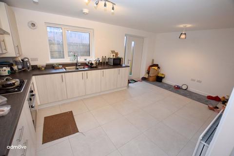 3 bedroom semi-detached house to rent, Moss Hey Drive, Manchester, M23 0DH