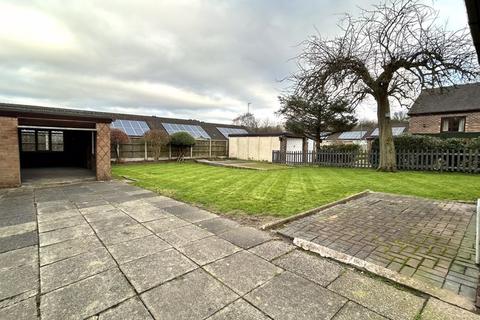 2 bedroom detached bungalow to rent, George Street, Newcastle